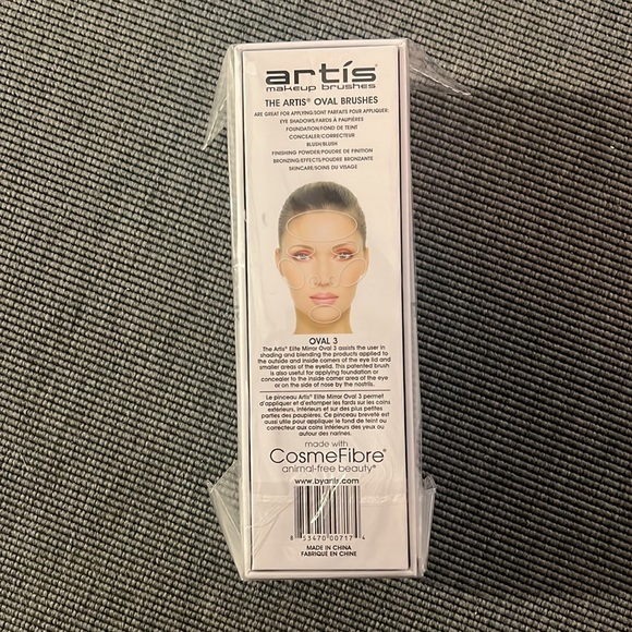 Brand new Artis brush! I LOVE the one that I use - makeup game changer. - Picture 8 of 8